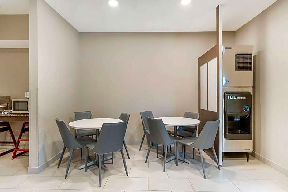 Microtel Inn & Suites By Wyndham Brooksville