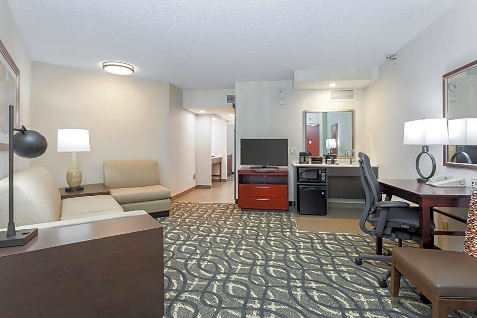 Embassy Suites by Hilton Dallas-Love Field