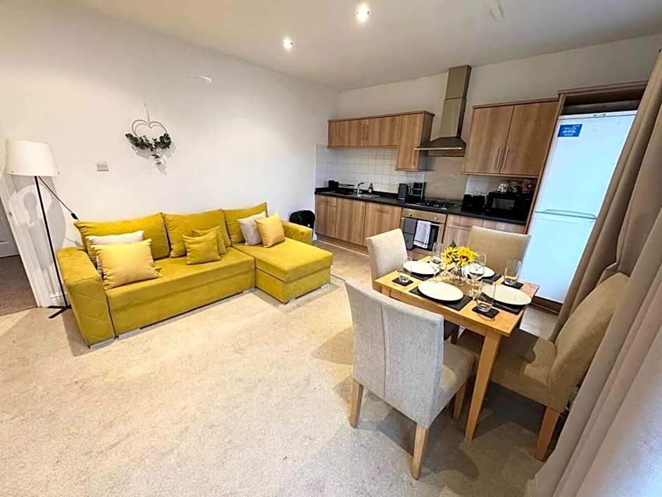 Lovely Central 1BR Flat