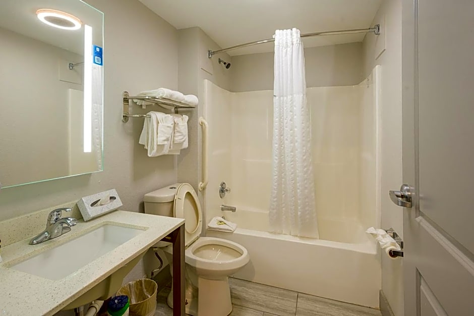 Hawthorn Extended Stay by Wyndham Panama City Beach