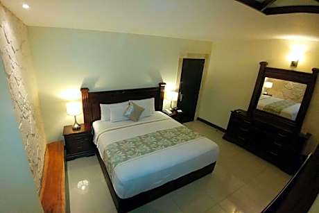 Executive King Room with King Bed - Non-Smoking