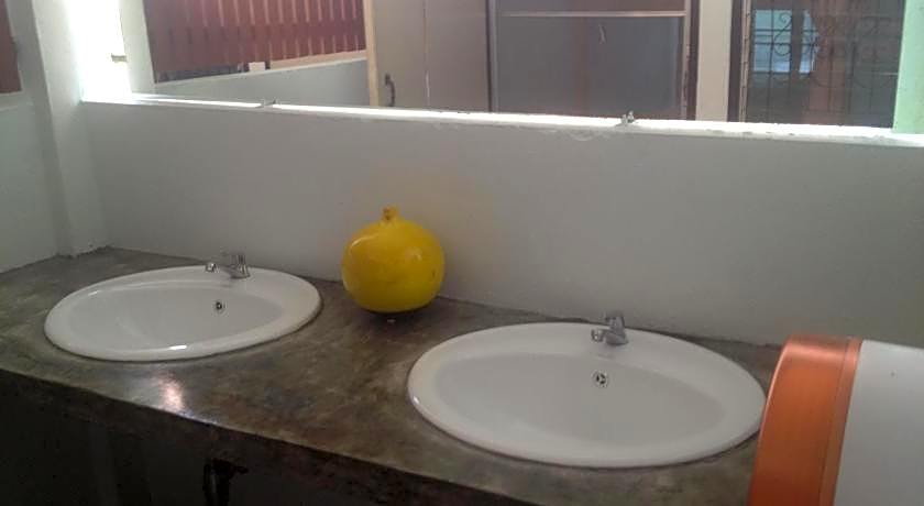 Baan Bua Guest House