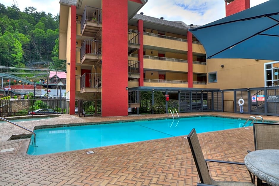 Gatlinburg River Inn