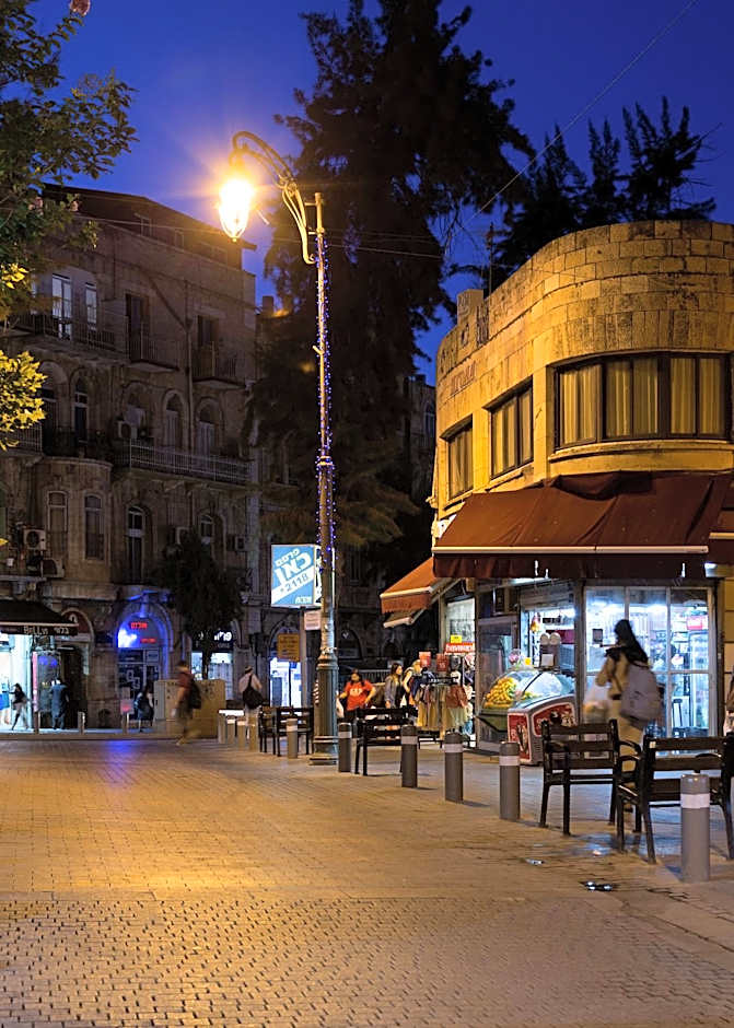 Johnny Hotel – Jerusalem, CA