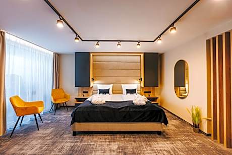King Room with Spa Bath
