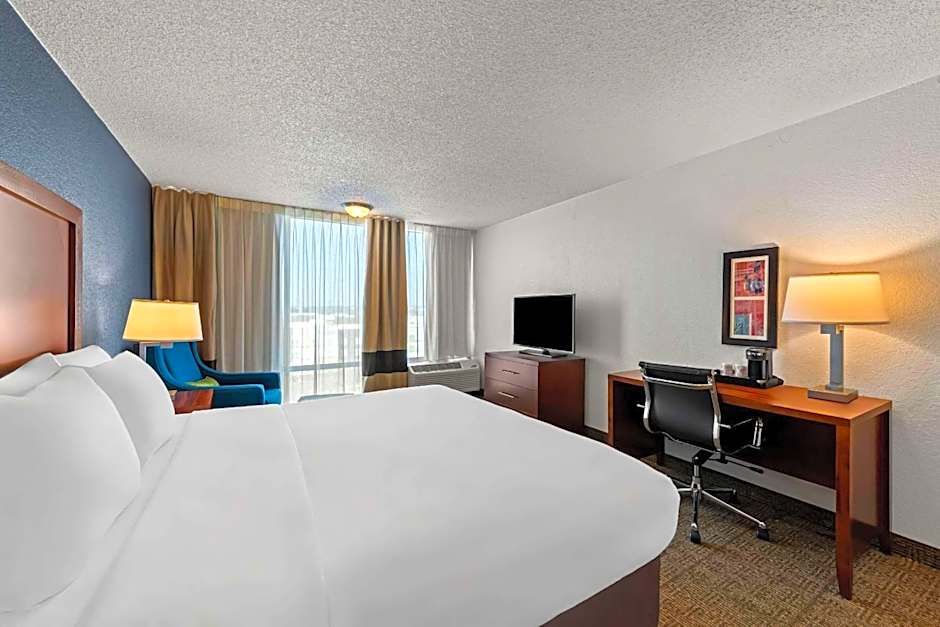 Comfort Inn & Suites Omaha Central