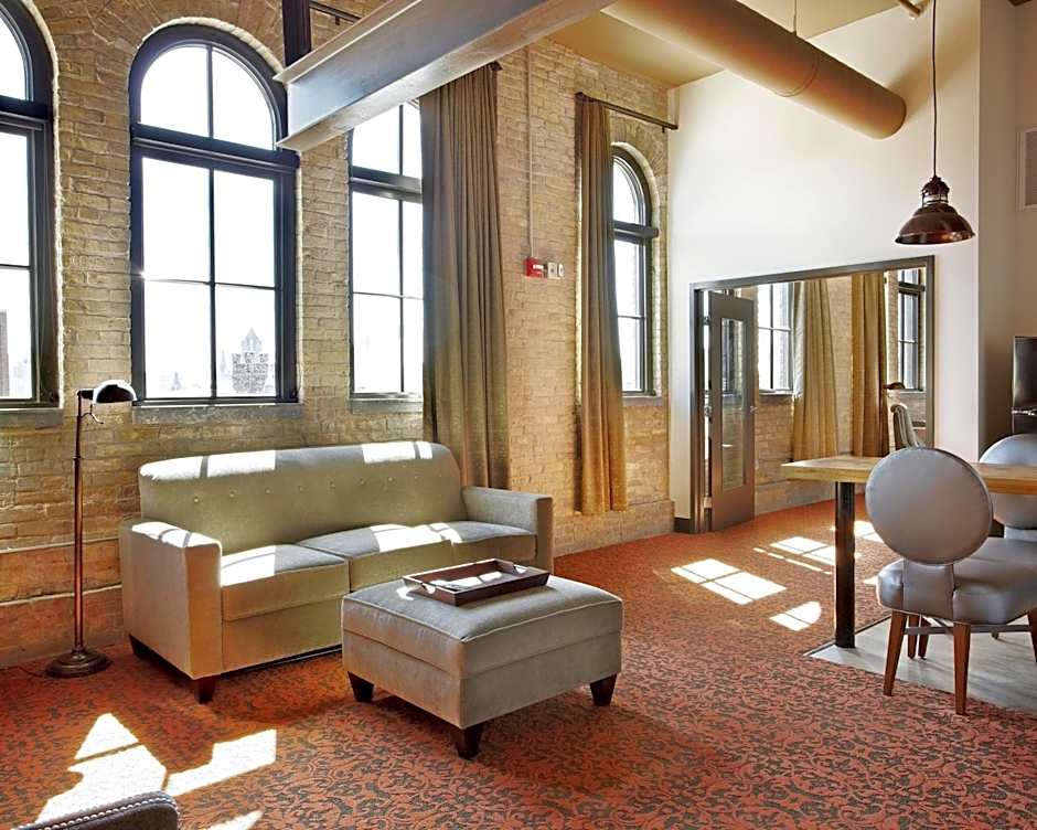 Brewhouse Inn and Suites