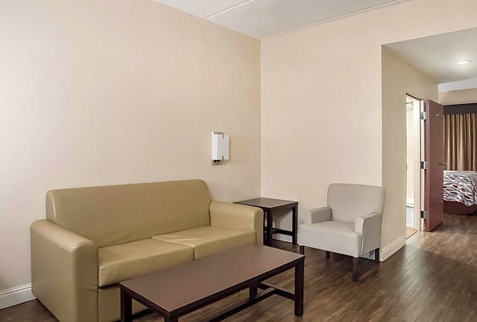 Red Roof Inn Tupelo