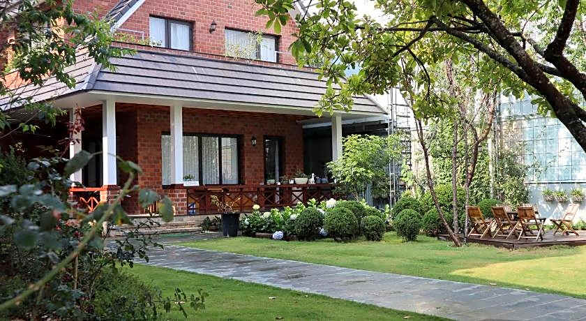 Hoang Loc Villa Hotel