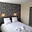 Au Loup Historic Apartments