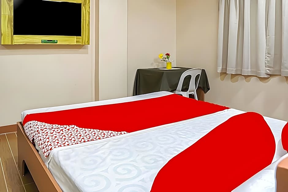 RedDoorz @ La Briana Guest House Bantayan Cebu