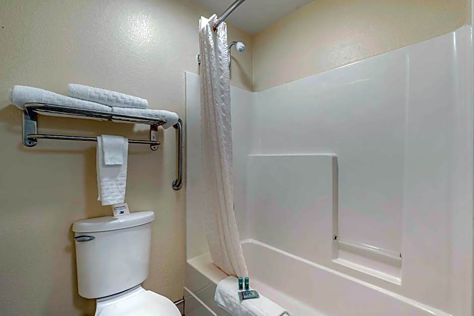 Best Western Pineywoods Inn