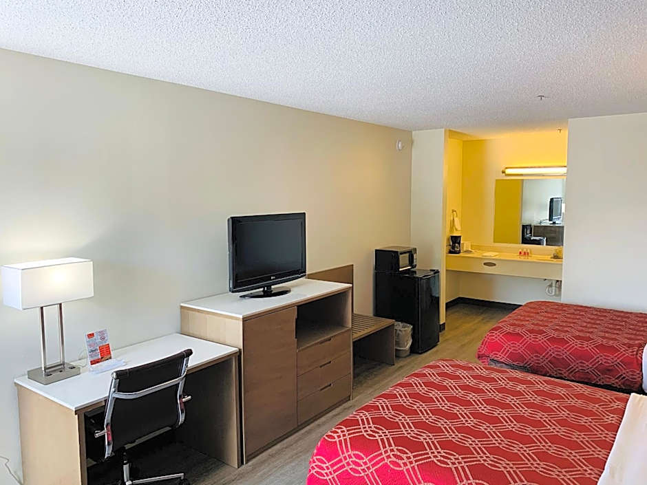 Econo Lodge Crystal Coast