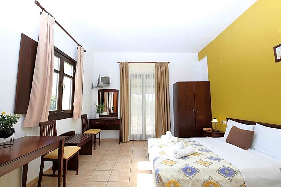 Palirria Hotel & Studios