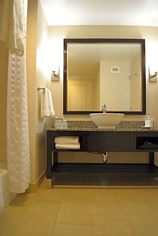 2 Queen Beds - Studio Room - Nonsmoking