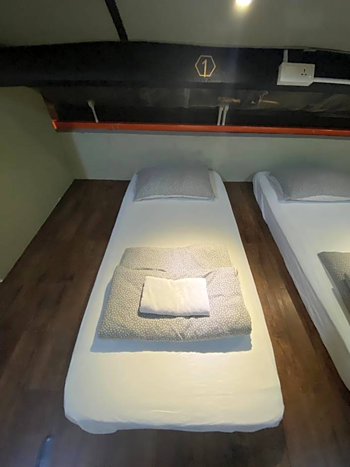 Hikers Sleep Port Guesthouse