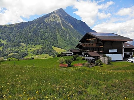 Apartment with Mountain View