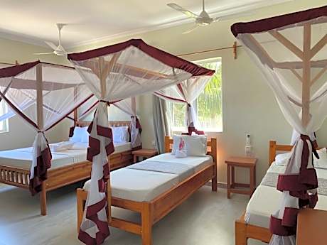 Quadruple Room with Private Bathroom