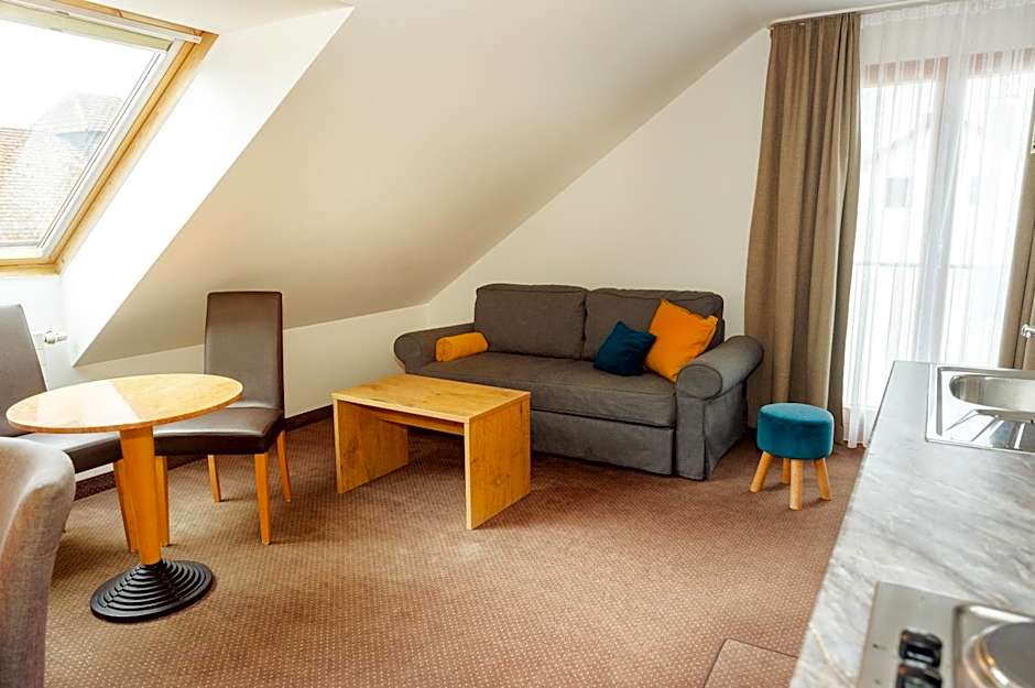 Hotel am Hachinger Bach by Blattl