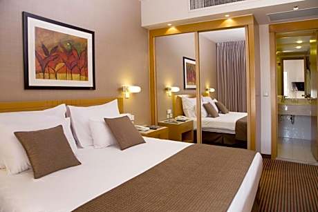 Family Suite with Pool View