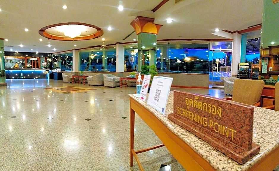 Viangtak Riverside Hotel
