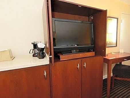 Lexington Inn & Suites NW Chicago Elgin