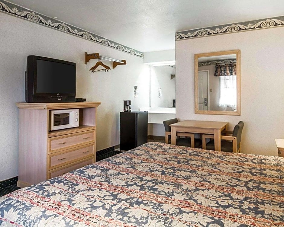 Rodeway Inn Monterey Near Fairgrounds