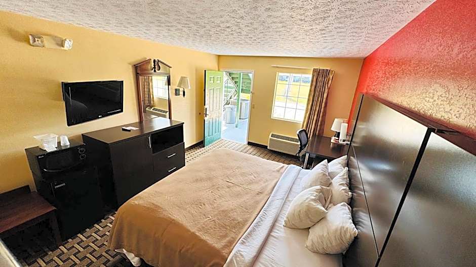 Garden Inn and Suites near Callaway Gardens Pine Mountain