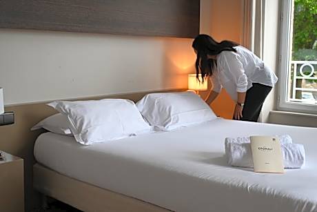 Double Room Overlooking the Place