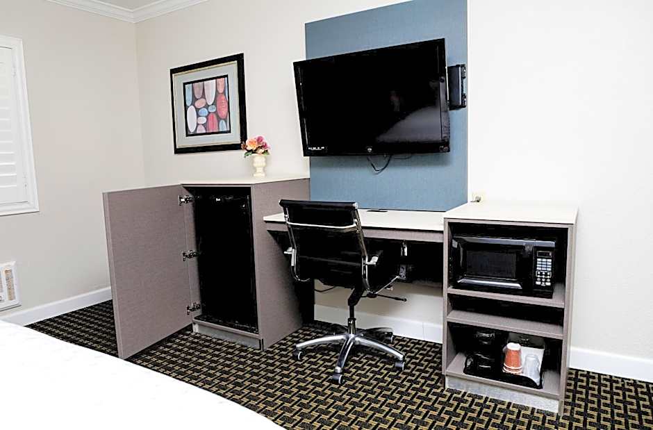 Sea Breeze Inn - San Simeon