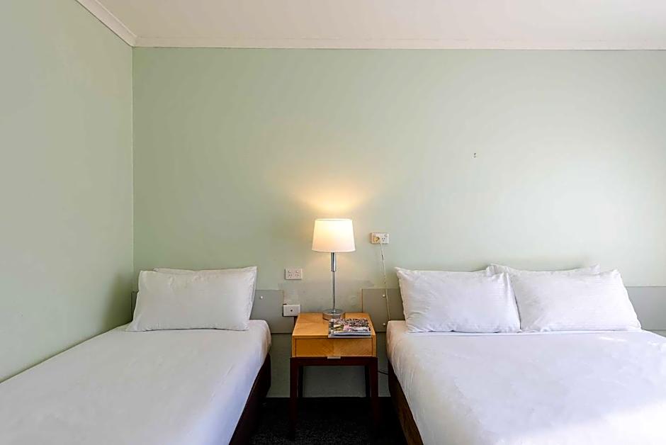 Foto 1 dari 4 — Budget 1 Queen Bed