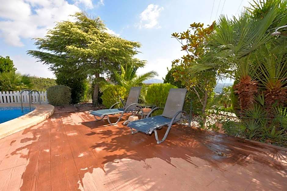 Torreta Of Gormaig, House with swimming pool