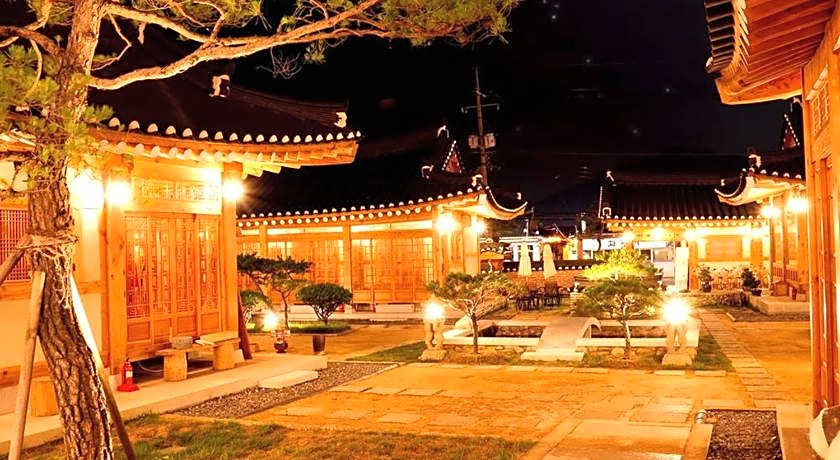 Hwangnamguan Hanok Village