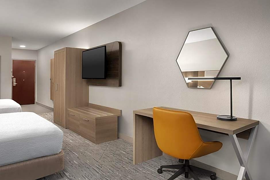 Holiday Inn Express & Suites Chambersburg By IHG