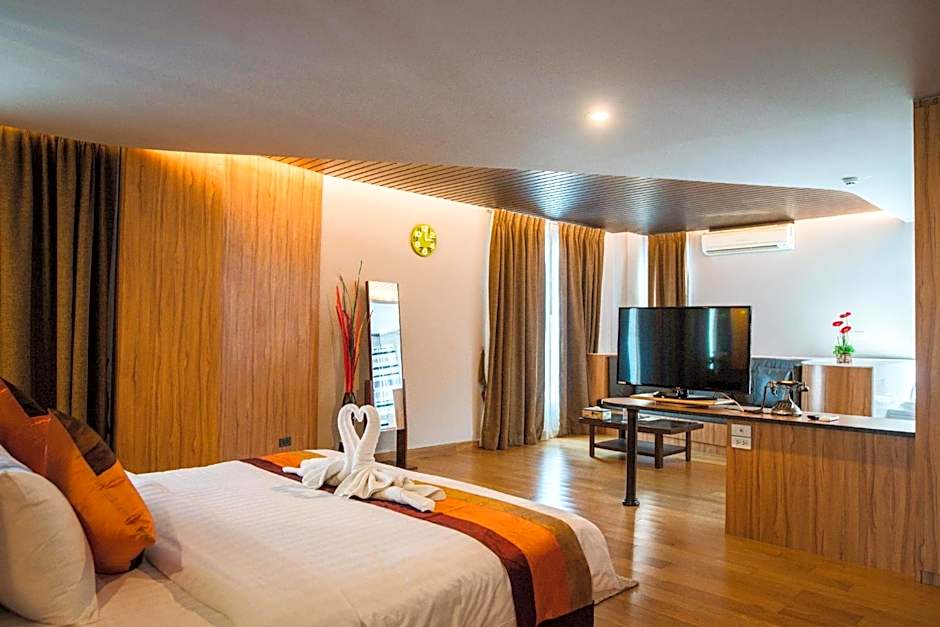 Photo 1 of 7 of Suite
