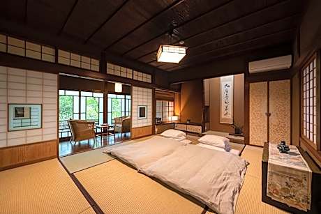 Japanese-Style Room with Open-Air Bath [SHUNRINAN]