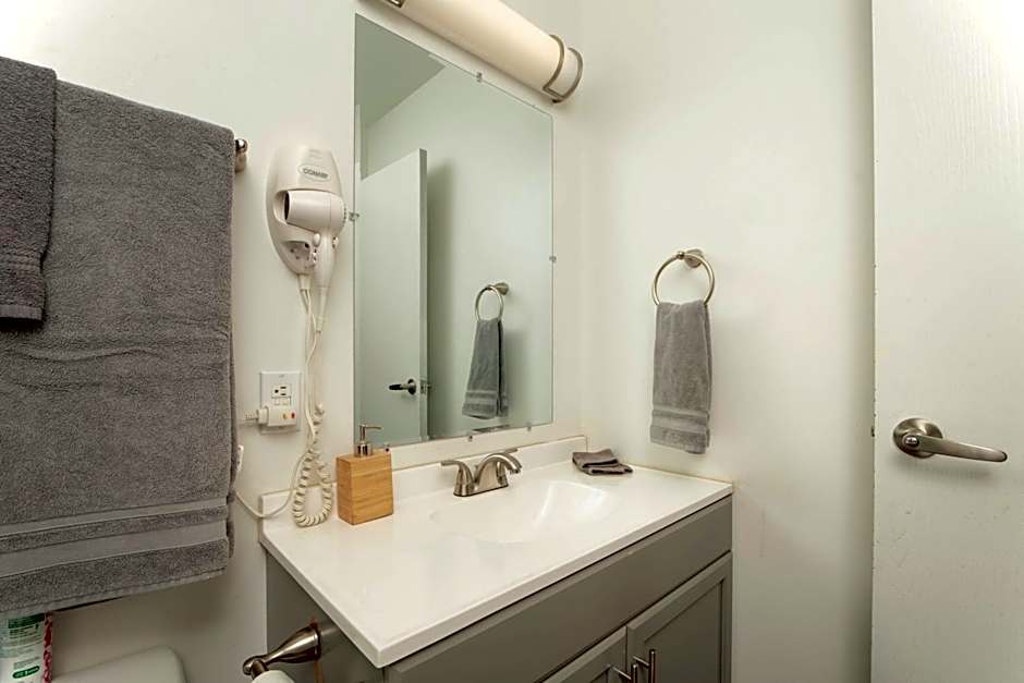 Renu Denver - Relax, Revive, Renew