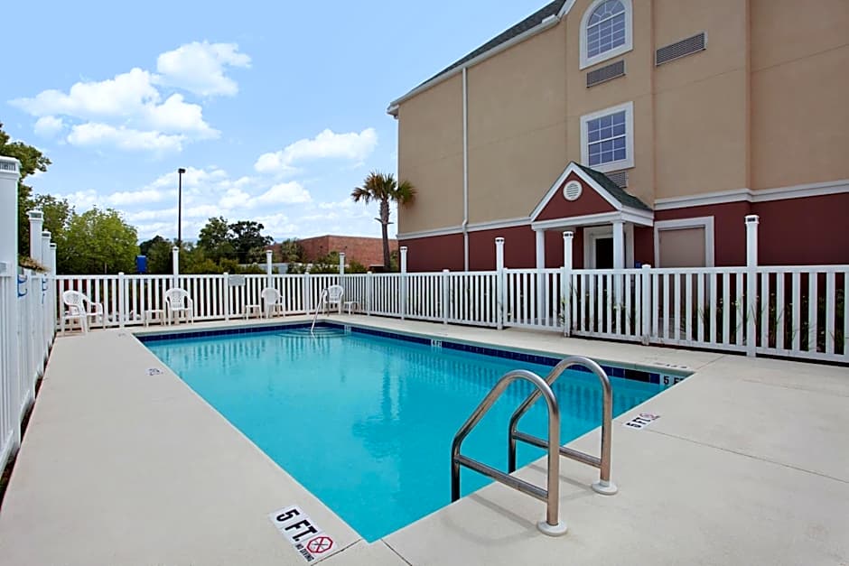 Microtel Inn & Suites By Wyndham Panama City