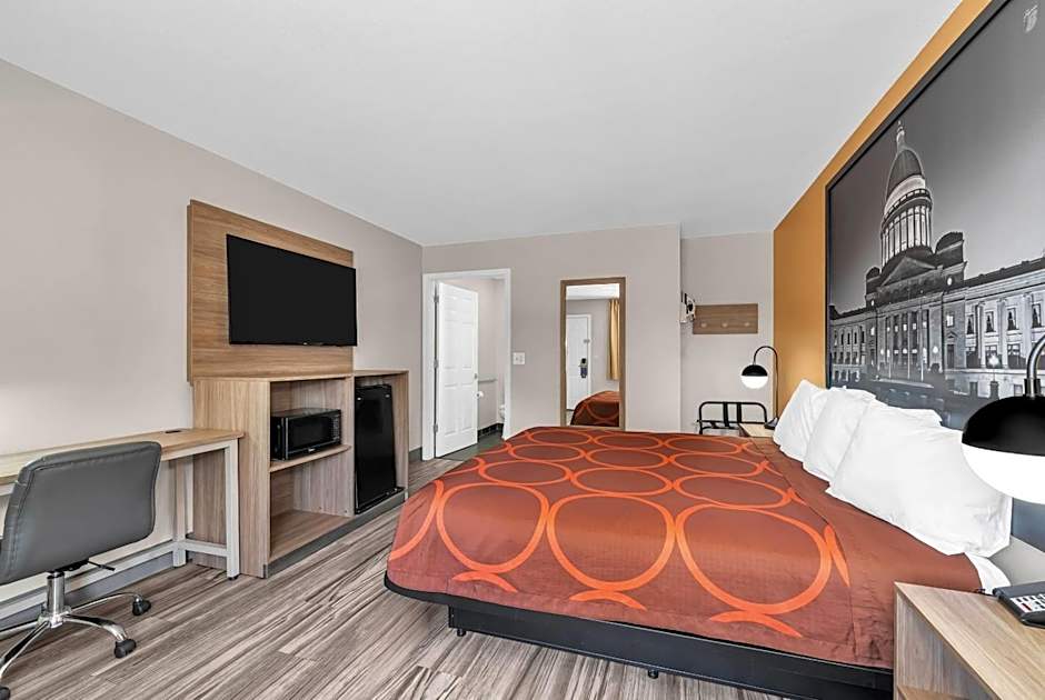 Super 8 by Wyndham Siloam Springs