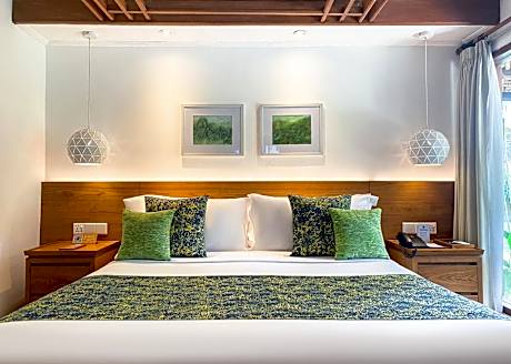 Deluxe Beach Bungalow