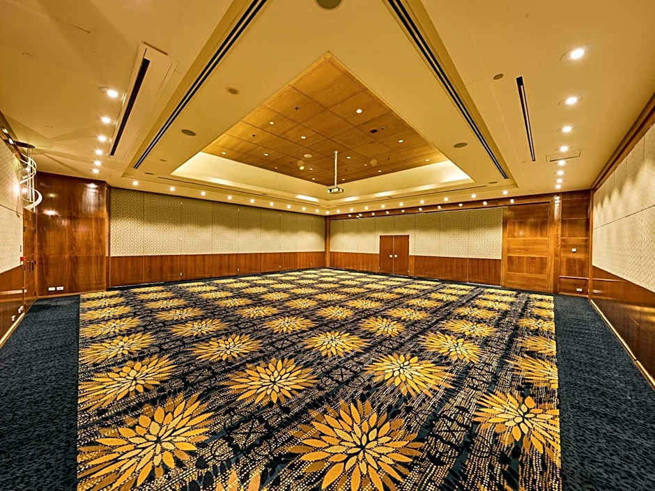 Pullman Reef Hotel Casino