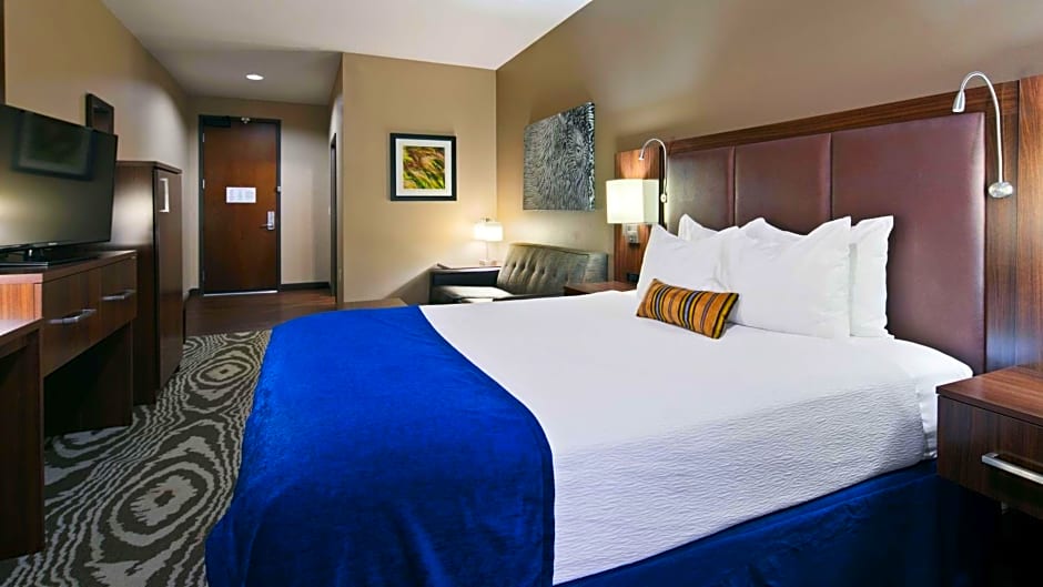 Best Western Plus Williston Hotel & Suites