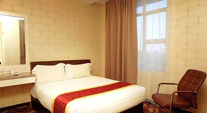 Golden Valley Hotel
