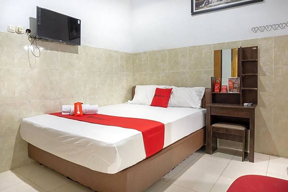 RedDoorz @ Hotel Surabaya Sumenep