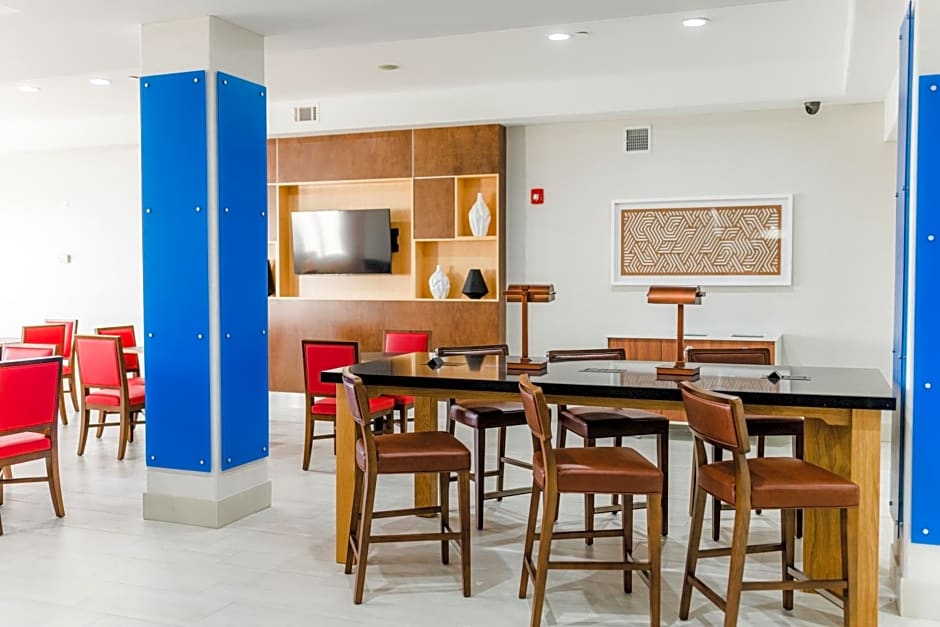 Holiday Inn Express Hotel & Suites Greenville By IHG