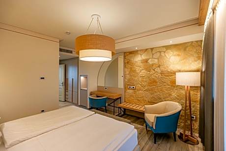 Deluxe Double or Twin Room with Balcony