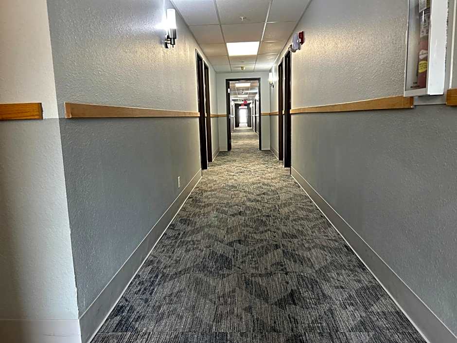 Travelodge by Wyndham Lincoln South
