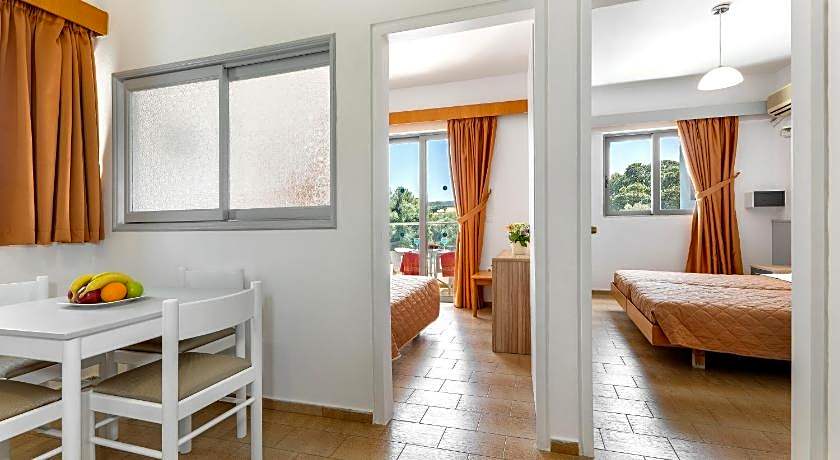 Anixis Hotel & Apartments