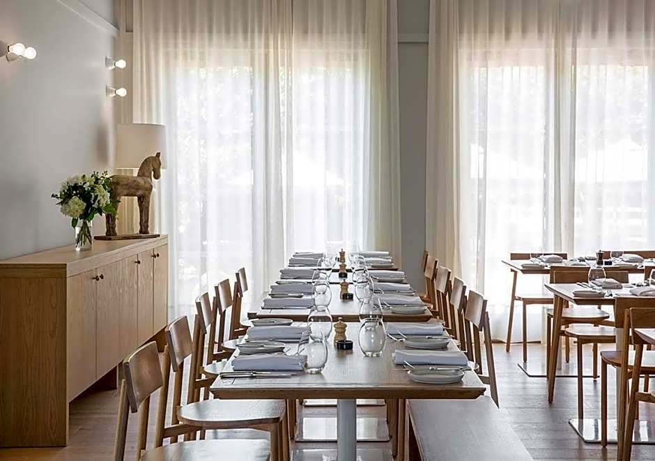 Lancemore Lindenderry Red Hill