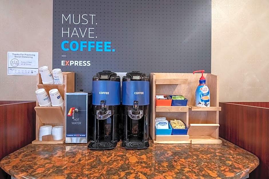 Holiday Inn Express Hotel & Suites Pittsburgh Airport By IHG